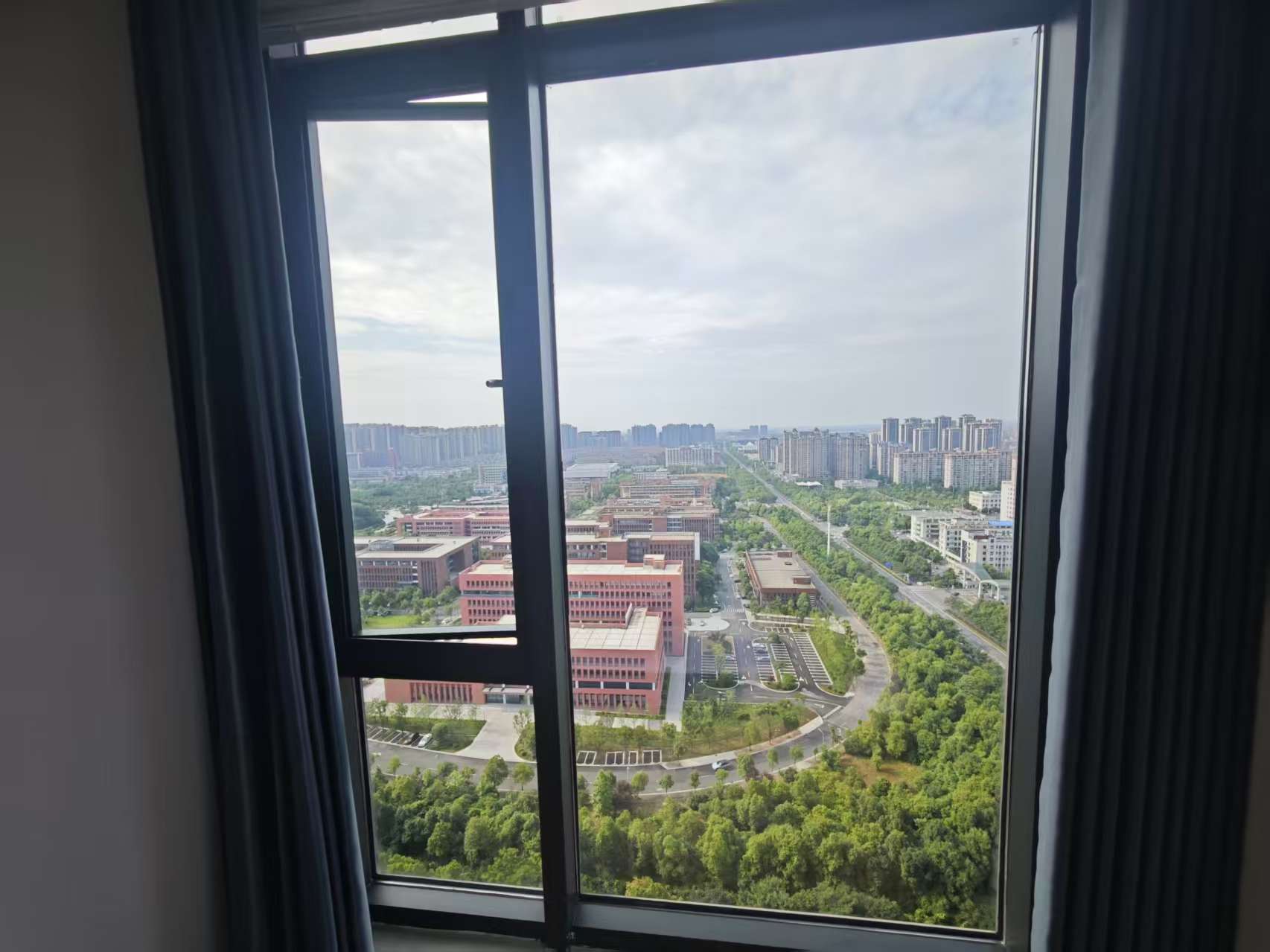 碧桂园壹中心全景窗俯瞰益阳市区